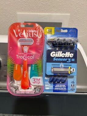 Venus Tropical and Gillette Sensor Disposable Razor set